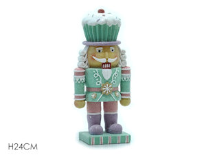 PERS. SOLDATINO SCHIACCIANOCI SU BASE IN LEGNO CM.H.24 DECORO CUPCAKE 413745 GE